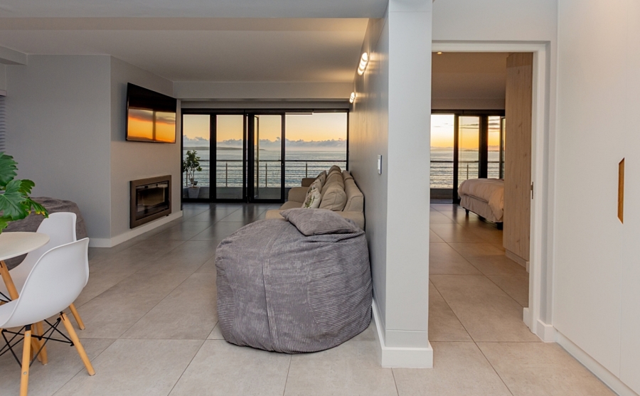 7 Bedroom Property for Sale in Calypso Beach Western Cape